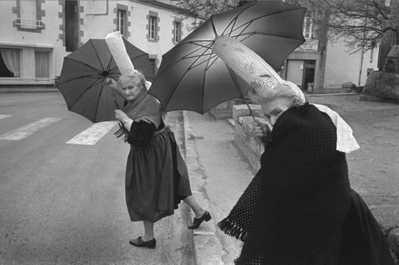 Marie et Anne MARC. Bourg de Penmarc’h