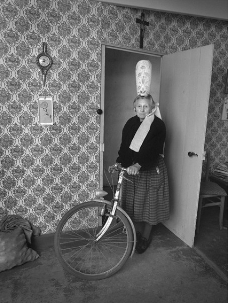Marie TANGUY, épouse CABON, brodeuse. « Stang-ar-Bacol ». Plonéour-Lanvern